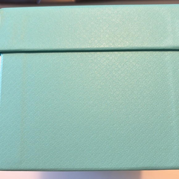 Authentic new in box set of 2 Tiffany Crystal Glasses - Picture 4 of 9